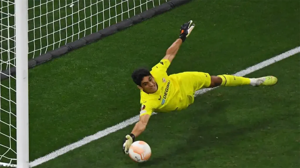 top 5 goalies of all time soccer